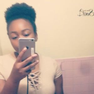 Meet your Posher, Akeima